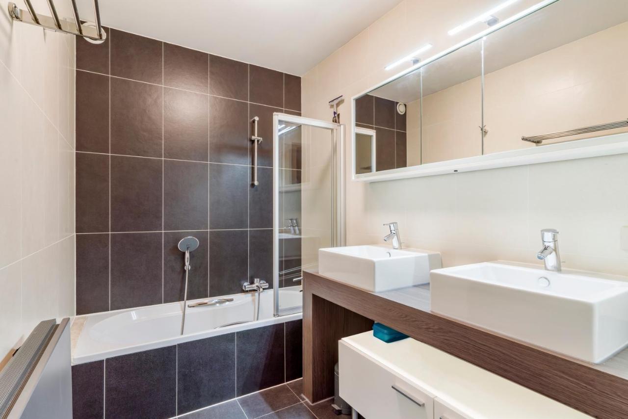 Luxury Apartment With Garden Close To The Beach Oostende Exteriör bild